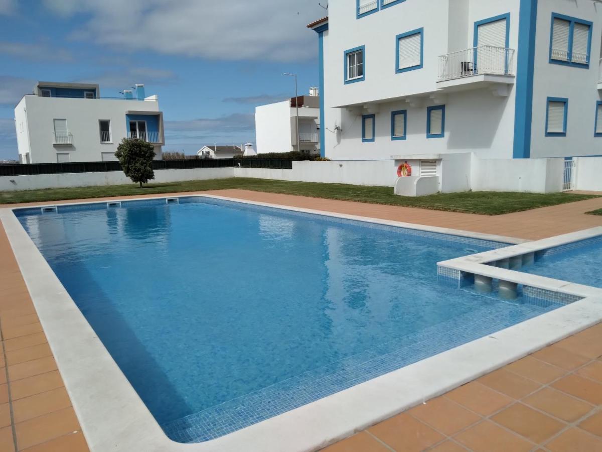Palmeiras Apartement - T1 Com Piscina Балеал Екстериор снимка